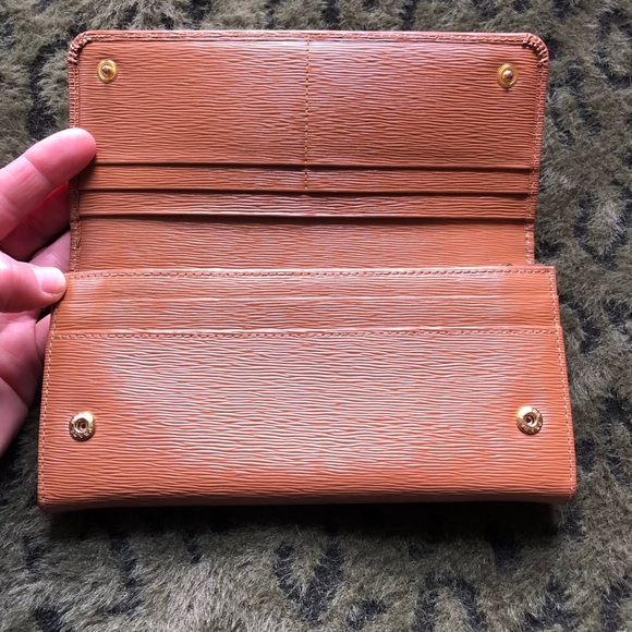 Auth PRADA long Vitello Wallet - Epi leather chestnut color w/ detachable ID tag - Picture 7 of 16
